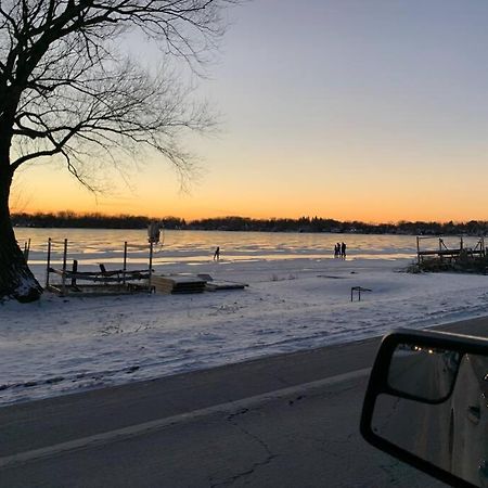 Charming And Happy Walled Lake Mi Cottage Нови Экстерьер фото