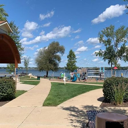 Charming And Happy Walled Lake Mi Cottage Нови Экстерьер фото