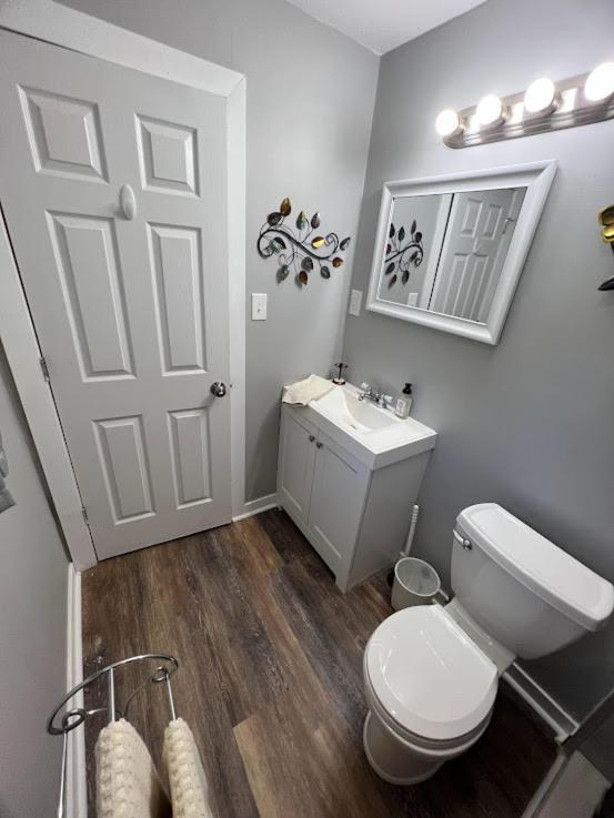 Charming And Happy Walled Lake Mi Cottage Нови Экстерьер фото